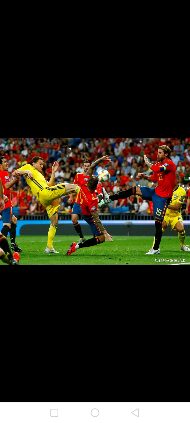 球员拼搏亮剑，决胜亚洲足坛王者之路